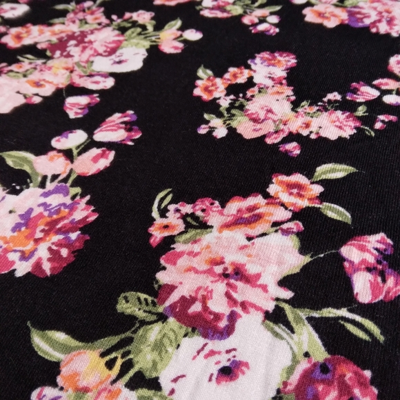 Shiela Rose - Lacey Flower Print Tank - NWT - Picture 4 of 10